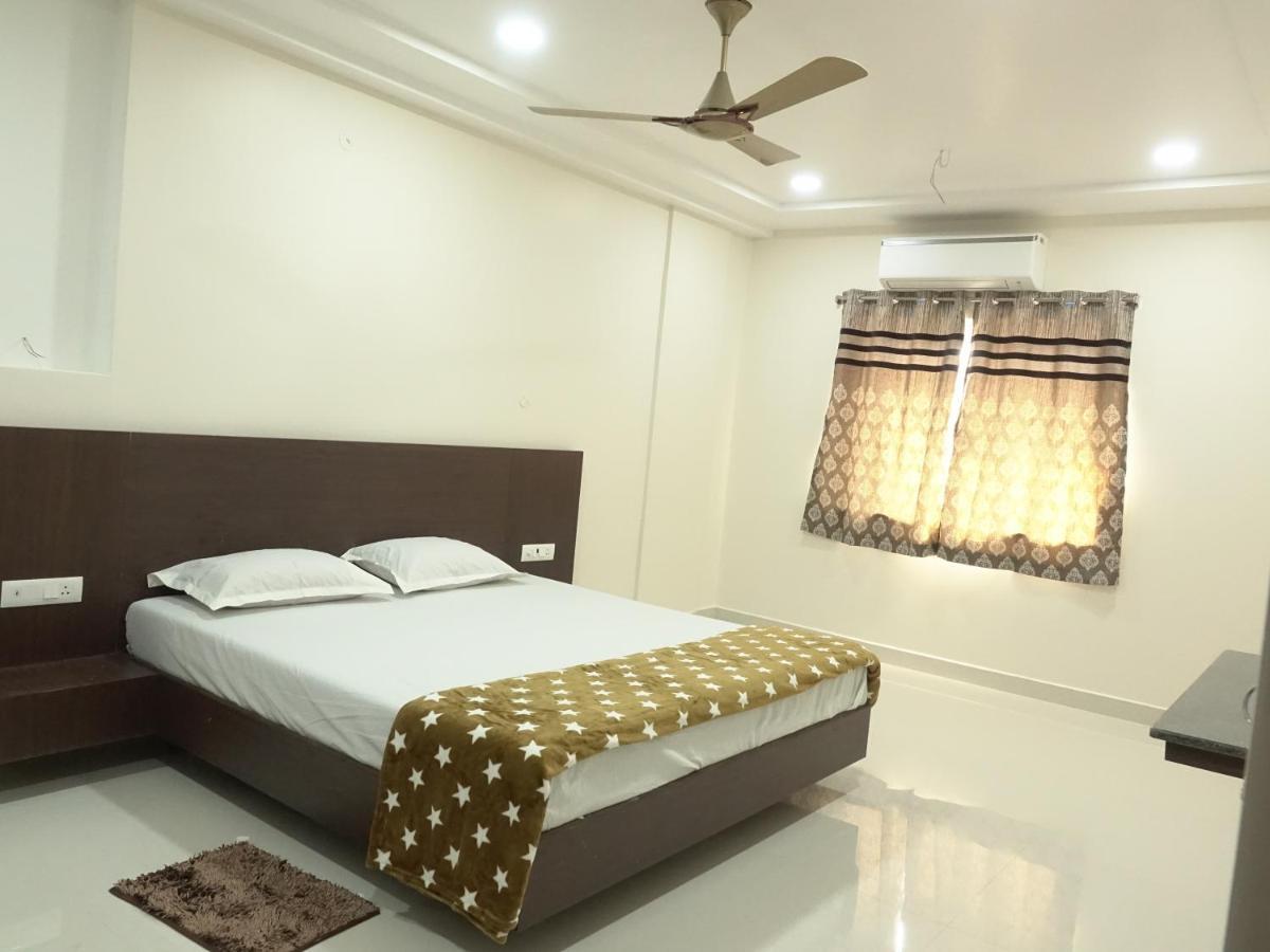 Sri Krishna Residency Hotell Eluru Exteriör bild