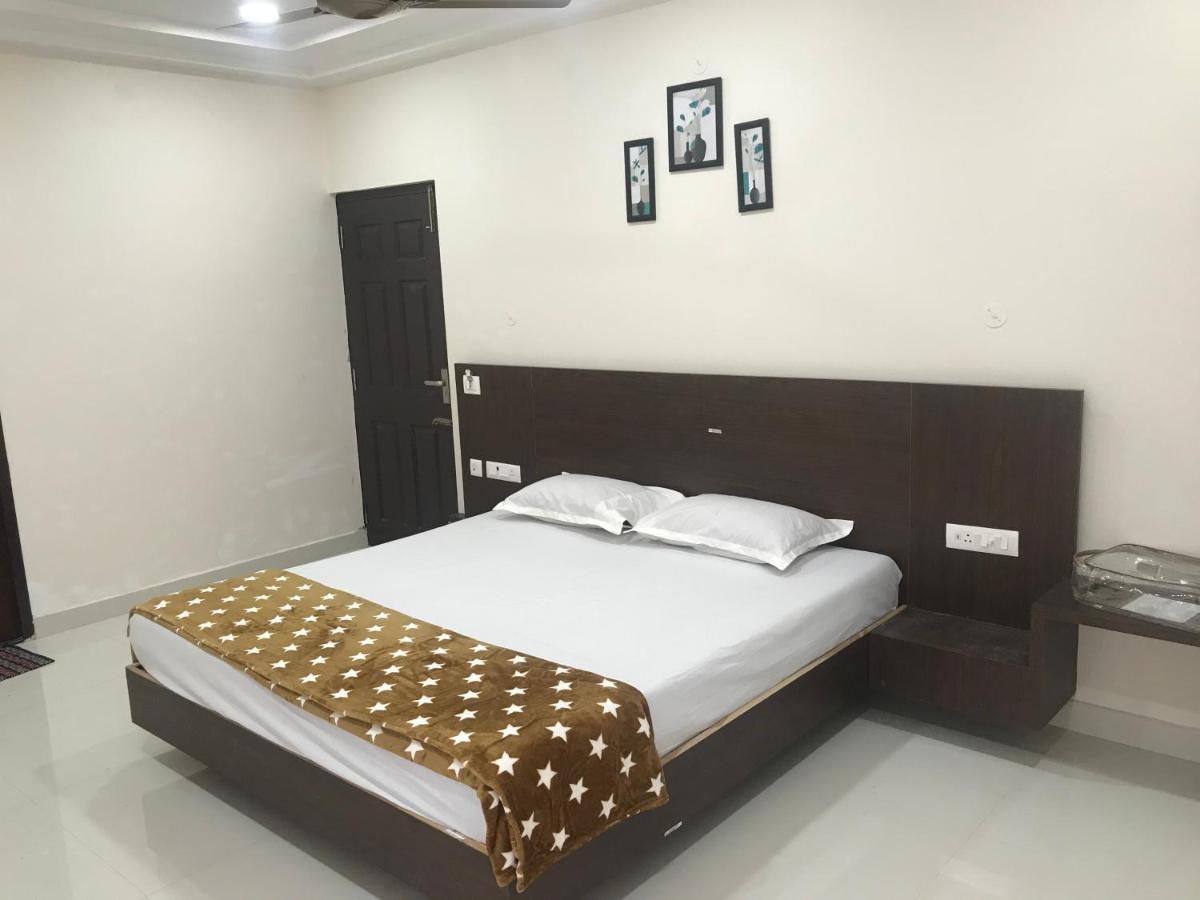 Sri Krishna Residency Hotell Eluru Exteriör bild